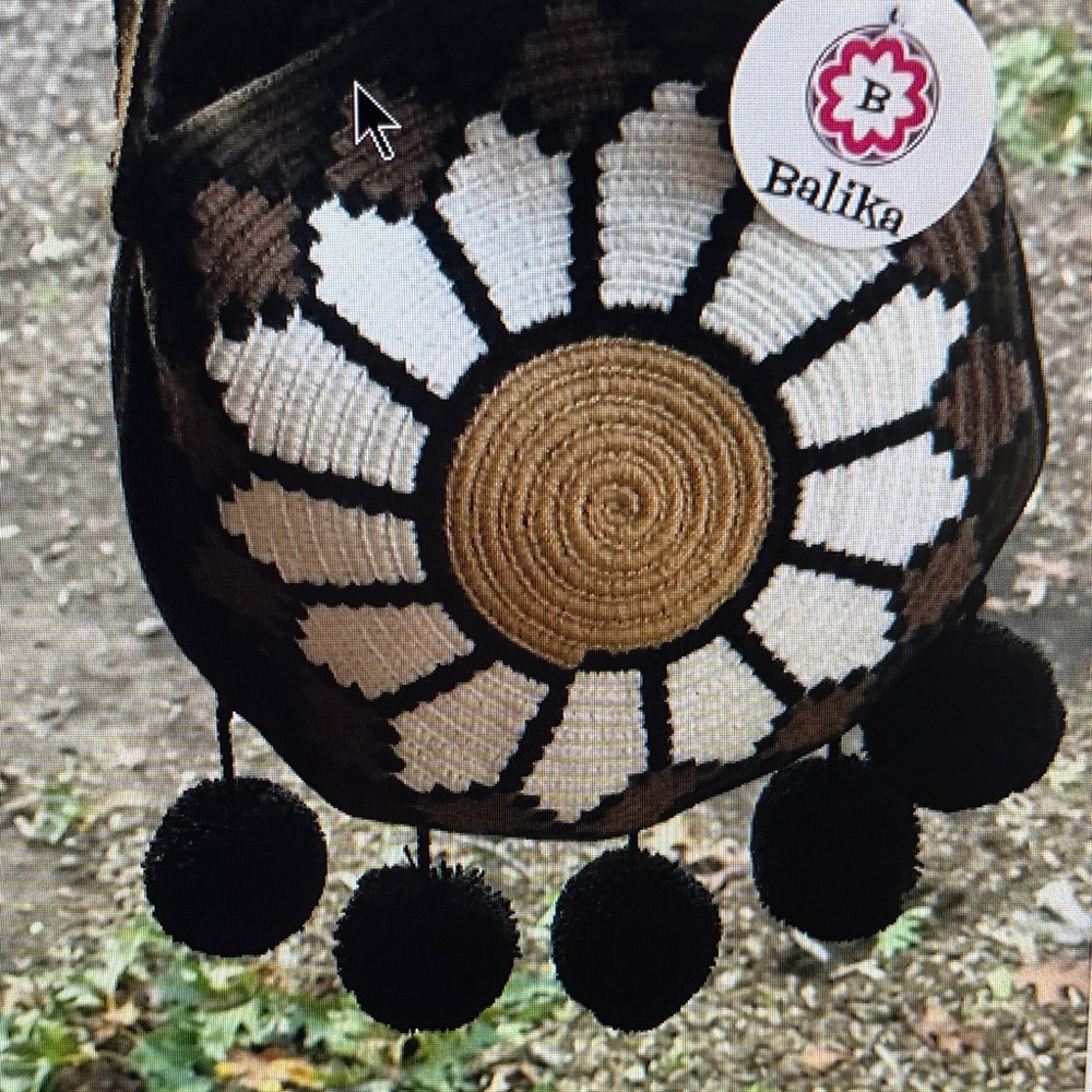 Wayuu Black and White Round Bag